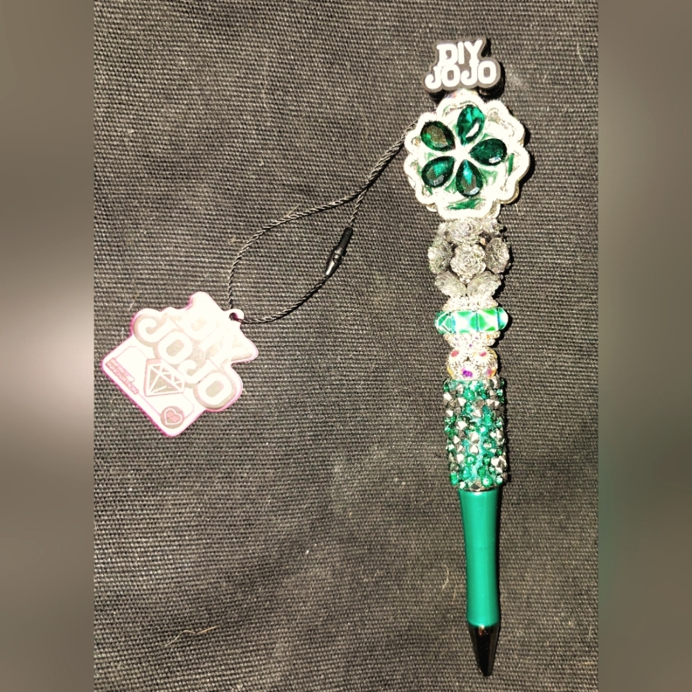 DIY Jojo Green and Black Beaded Pen